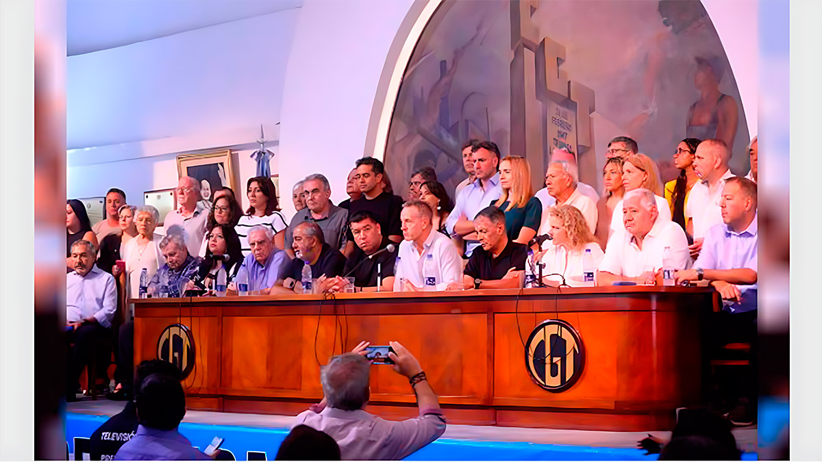 Reunión de CGT reforma laboral en sede de UPCN.