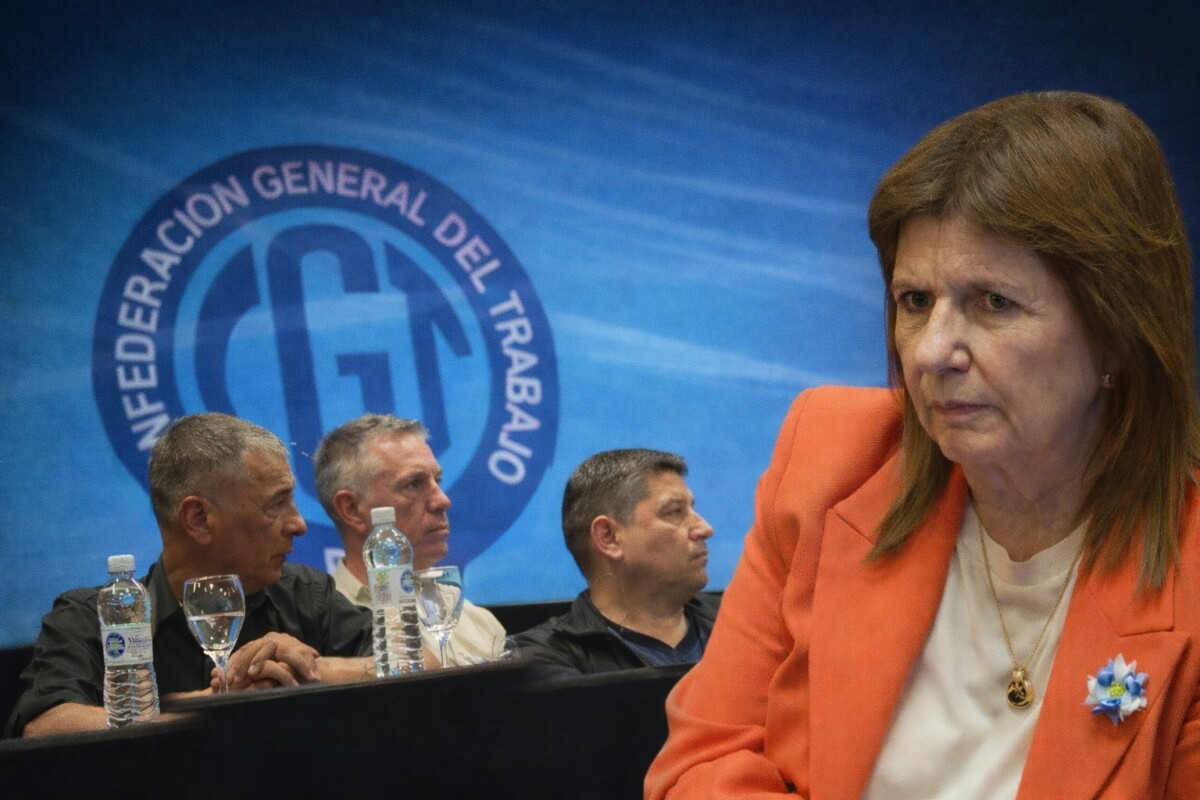 Paro general: Imagen de la senadora Patricia Bullrich y los líderes de la CGT en el marco del debate por la reforma laboral.