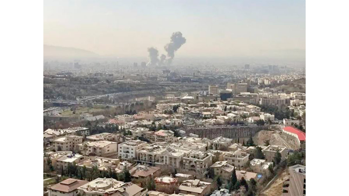 Irán ataca bases de EE.UU. y activa defensa israelí