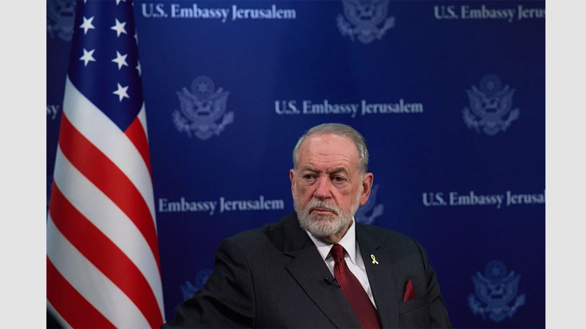 Embajador de Estados Unidos durante declaraciones que generaron revuelo en Oriente Medio