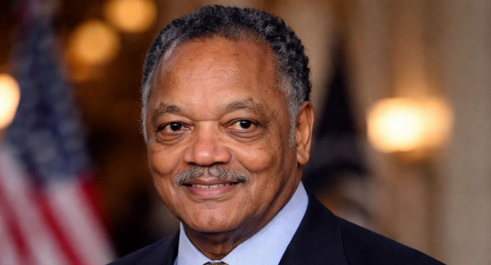 Murió Jesse Jackson: El líder de los derechos civiles durante un discurso histórico en Chicago.