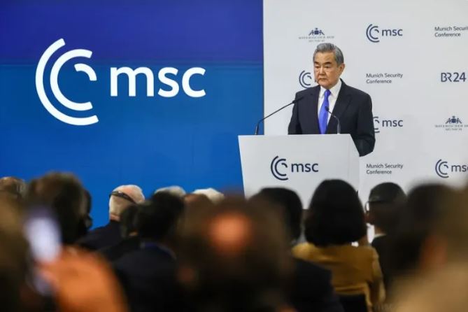 El canciller Wang Yi advirtiendo sobre un posible conflicto con China por la soberanía de Taiwán