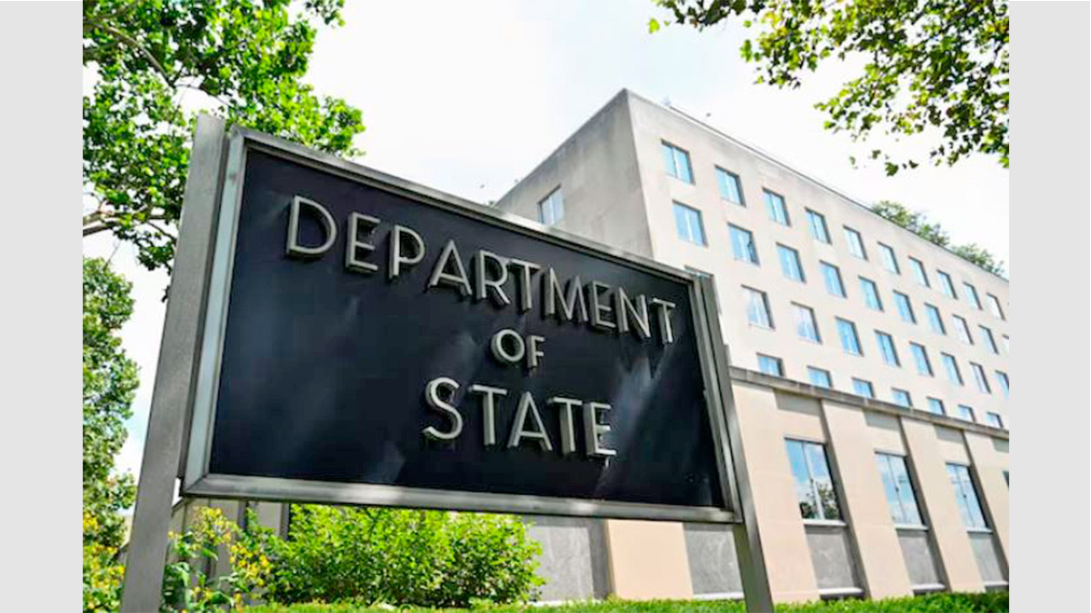 Cartel del Departamento de Estado de EE.UU. frente a su sede en Washington tras anuncio sobre Beirut