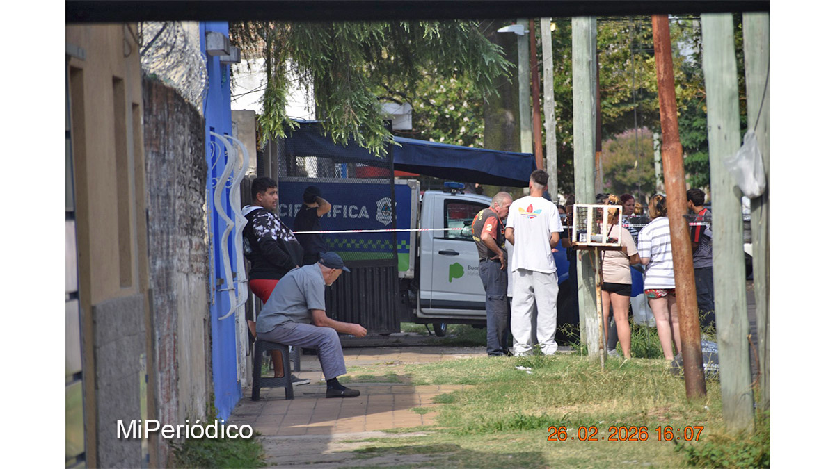 Encuentran tres cuerpos sin vida en una casa de Tres de Febrero tras el alerta de un familiar.