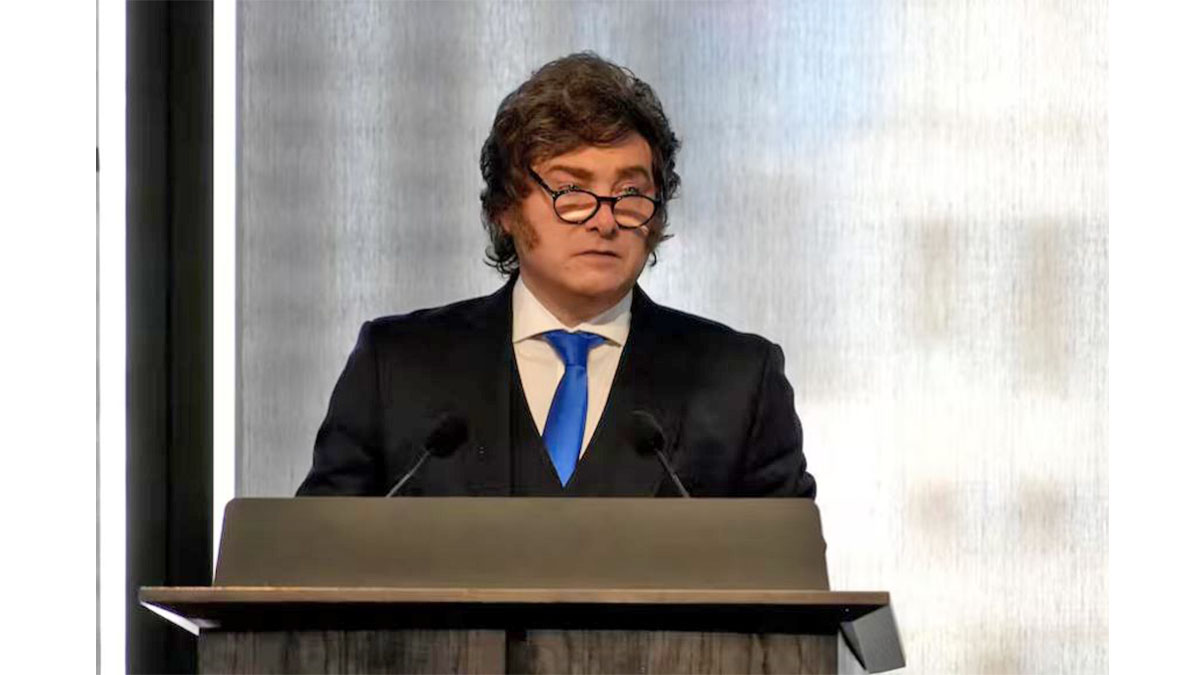 Javier Milei durante su discurso en Argentina Week 2026 en Nueva York, donde anticipa lluvia de dólares para el país.