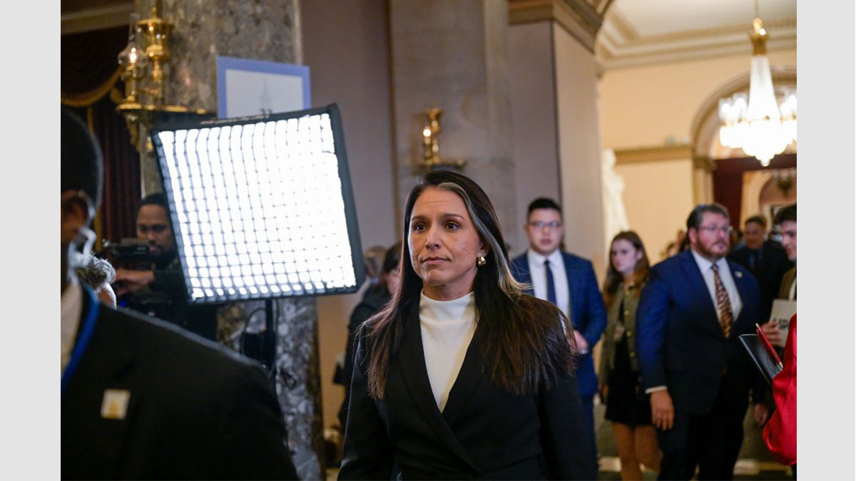Tulsi Gabbard sale del Capitolio en audiencias guerra de Irán tras el discurso del Estado de la Unión de Trump