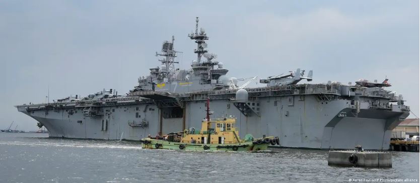 El buque de asalto anfibio USS Tripoli (LHA 7) ya opera en aguas estratégicas con 3.500 efectivos listos para el combate. La embarcación insignia del CENTCOM llegó el viernes para encabezar la respuesta militar ante la crisis con Irán.
