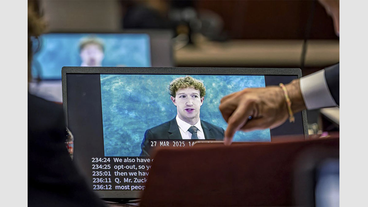 Abogados observan la declaración de Mark Zuckerberg en un juicio por daño a menores contra Meta en Nuevo México.