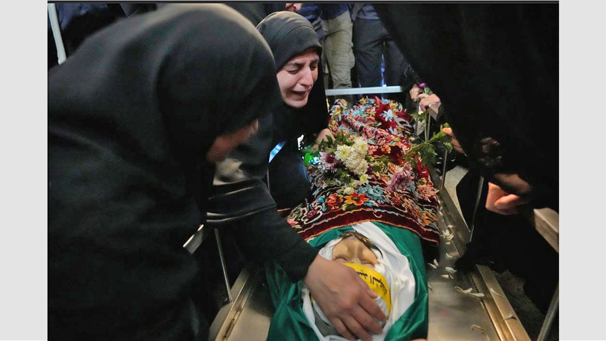 Niños muertos en Líbano: escombros de una vivienda destruida por ataque israelí en zona civil del sur del país.