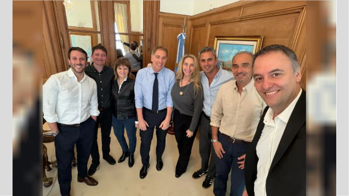 Javier Milei preside una reunión donde Milei reúne su gabinete en la Casa Rosada.