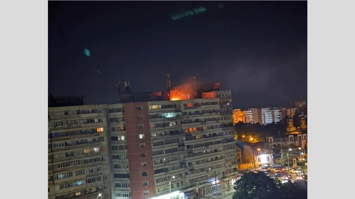 Restos del dron ruso se estrella en Rumania sobre el tejado de un edificio de apartamentos en la ciudad de Galati