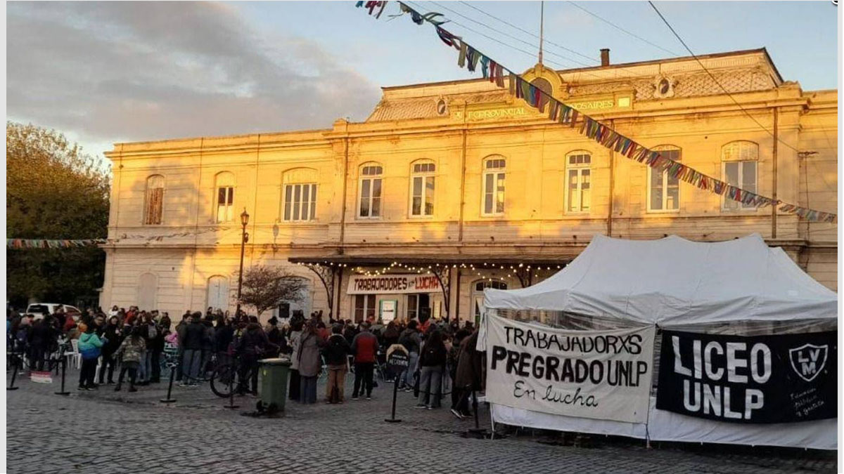 La pelea en Psicología La Plata entre agrupaciones libertarias y de izquierda en la Facultad de Psicología de la UNLP
