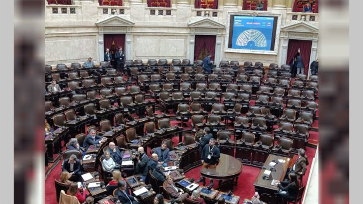 Manuel Adorni, jefe de Gabinete, tras la sesión que cayó por falta de quórum en Diputados