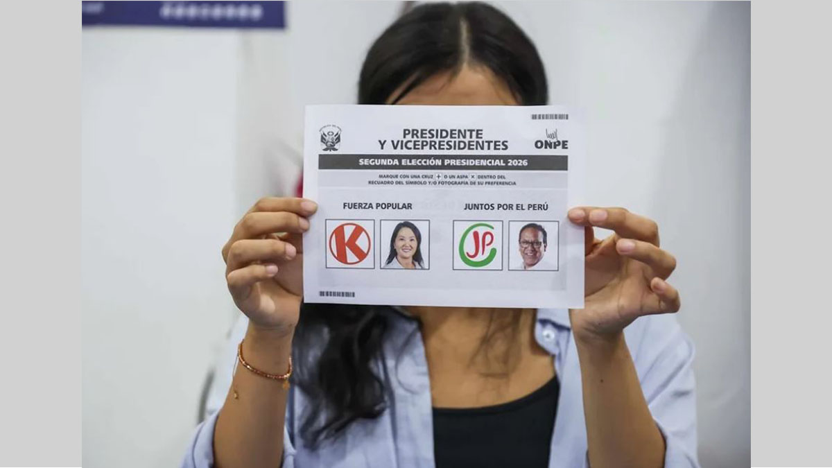 Votantes peruanos en las elecciones en Perú durante la segunda vuelta presidencial entre Keiko Fujimori y Roberto Sánchez