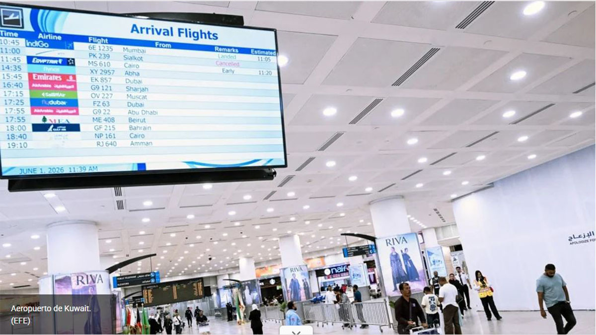 Terminal destruida tras bombardeo mientras Irán ataca aeropuerto de Kuwait y causa una víctima fatal.