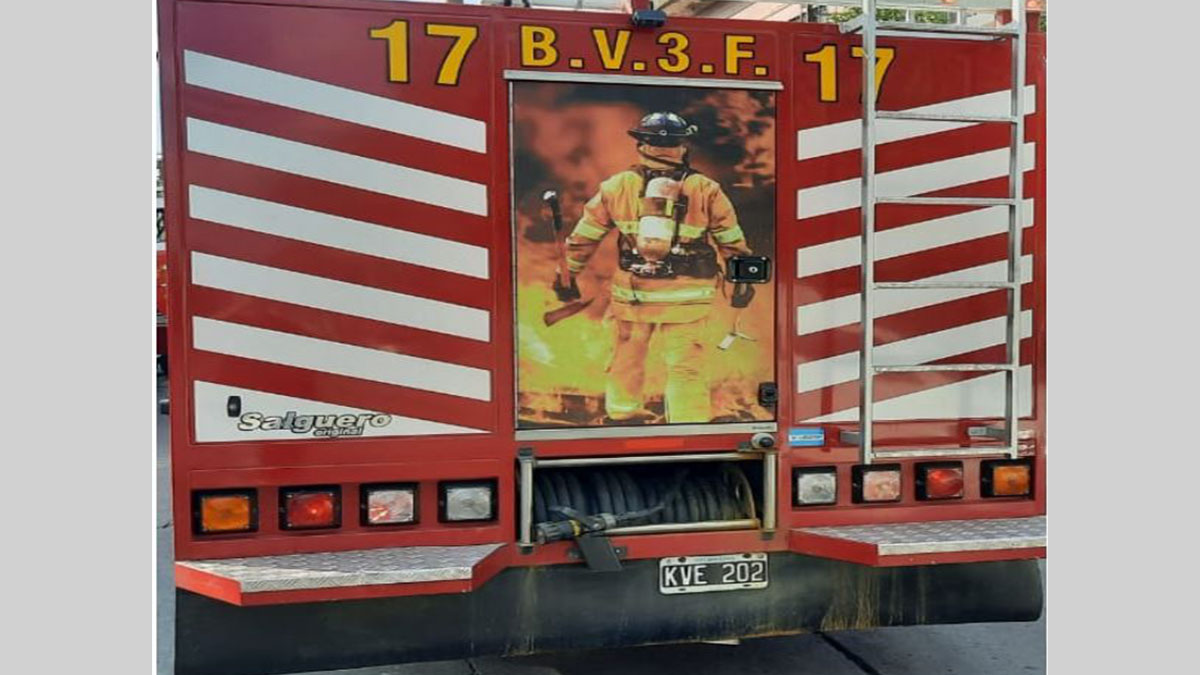 Incendio en Sáenz Peña: móvil de Bomberos de Tres de Febrero.