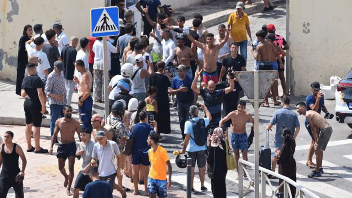 El Ejército en Ceuta despliega operativos de seguridad para controlar el flujo migratorio masivo