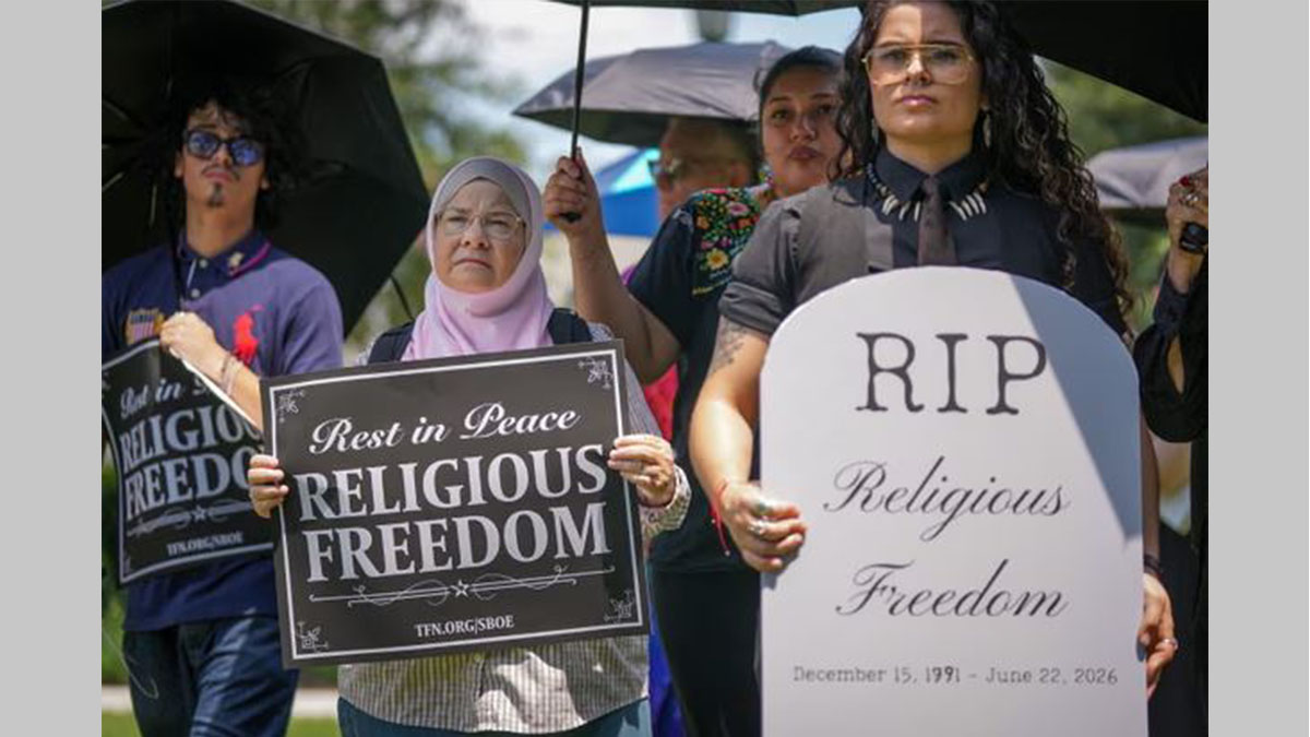 Junta de Educación de Texas durante la votación de la lectura bíblica en Texas obligatoria