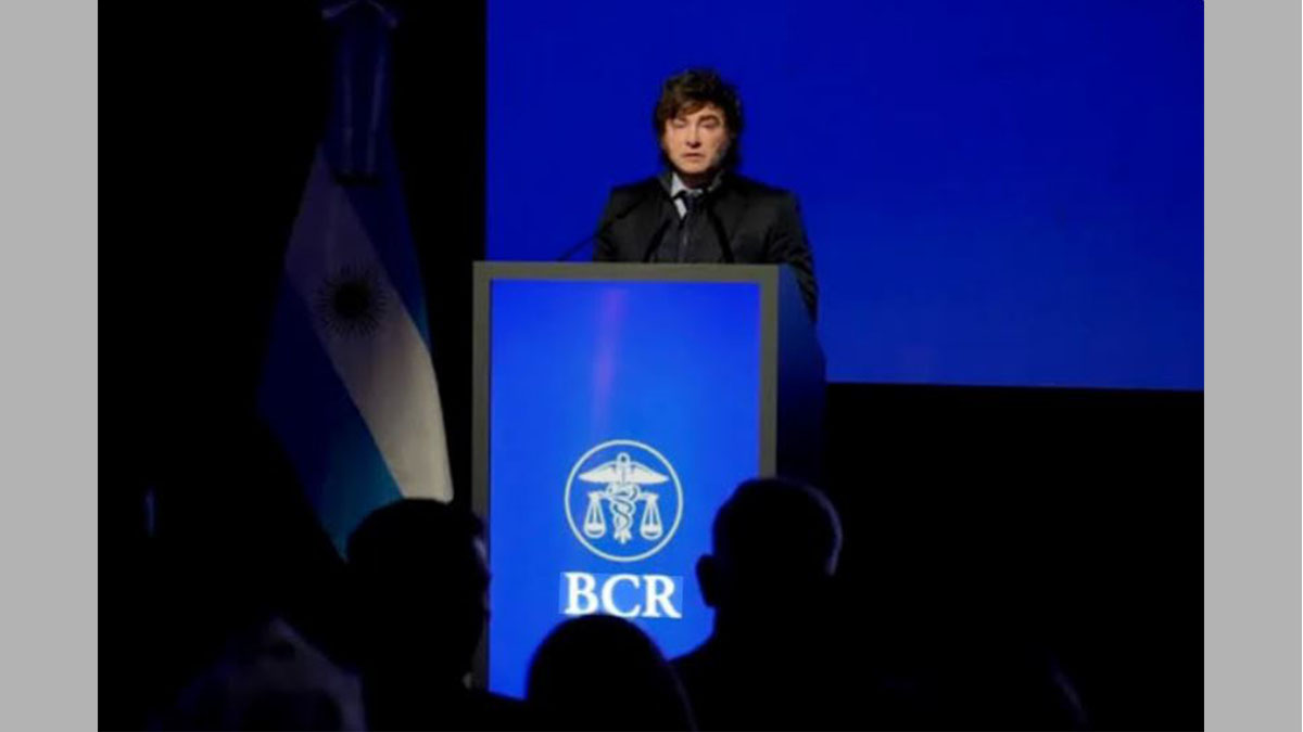 Javier Milei habla sobre la deuda de las familias en Argentina durante su discurso en la Bolsa de Comercio de Rosario