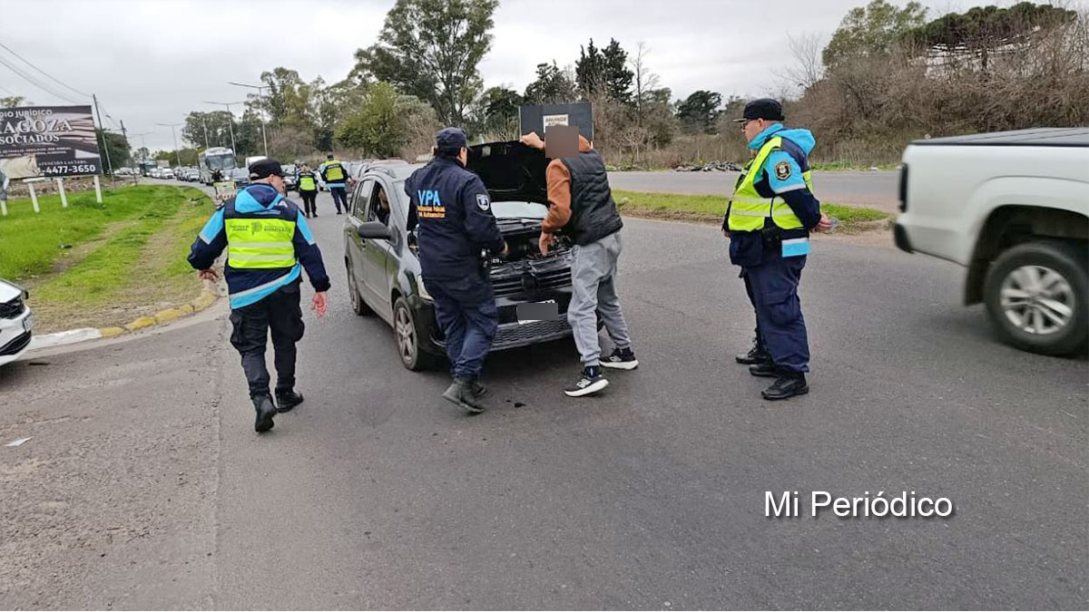 Operativo de control vehicular en Tres de Febrero realizado sobre la Ruta Provincial 4
