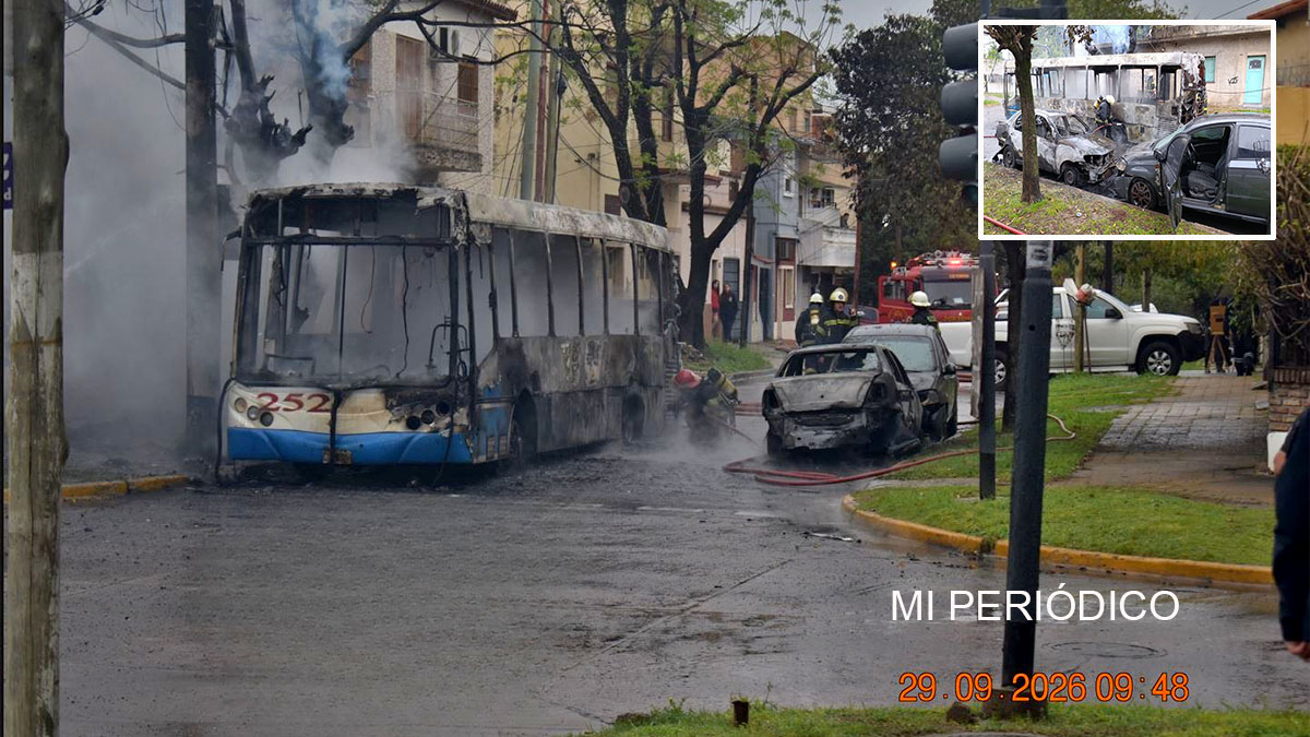 Colectivo de la línea 252 incendiado en Martín Coronado, Tres de Febrero