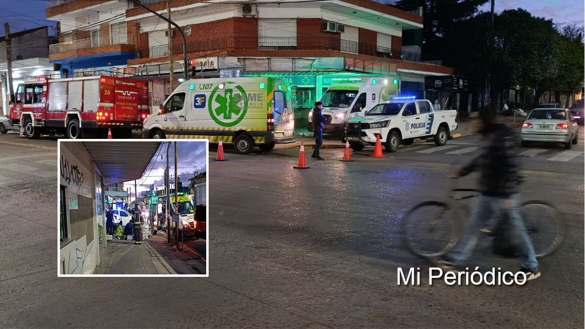 Hombre murió tras desvanecerse en la esquina de Florida y Perón en Pablo Podestá mientras bomberos y SAME intentaban reanimarlo