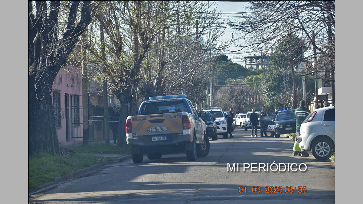 Móviles policiales en la calle Holanda y Del Kaiser tras discusión de pareja en Martín Coronado