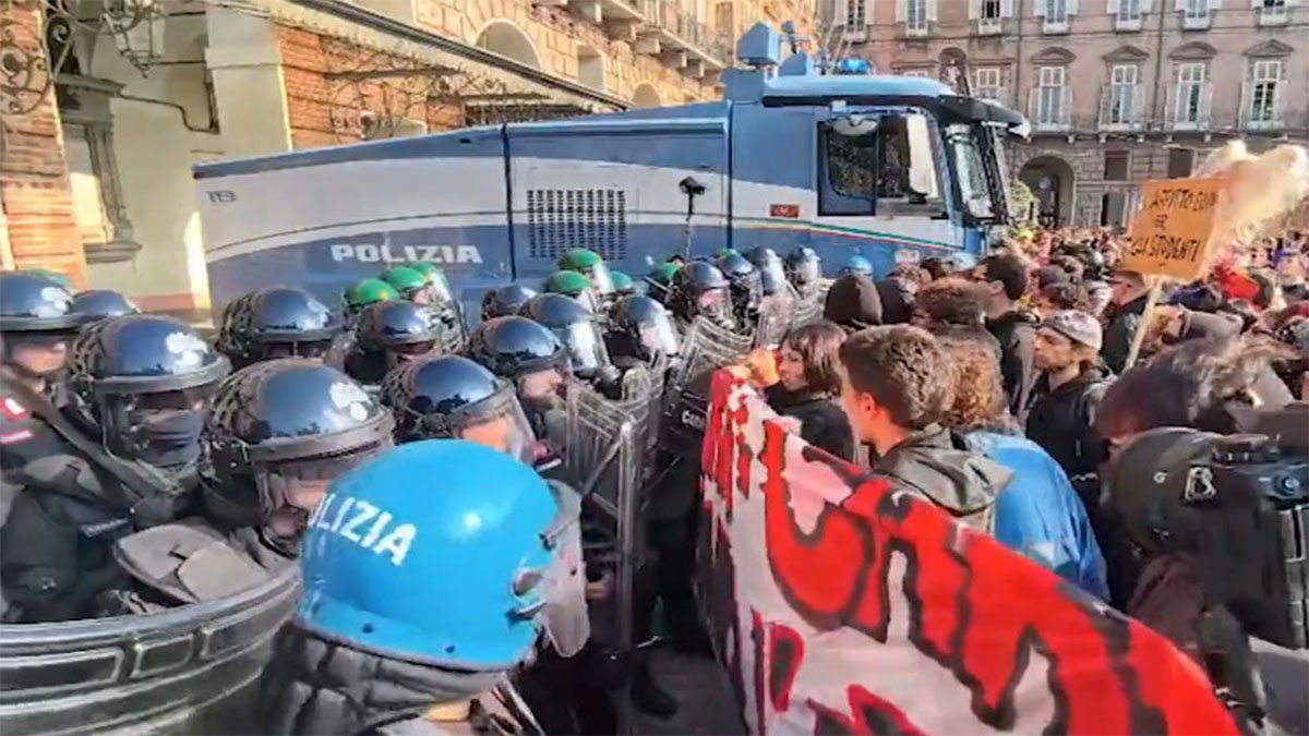 Miles de manifestantes en la huelga general en Italia, Roma, 30 de octubre