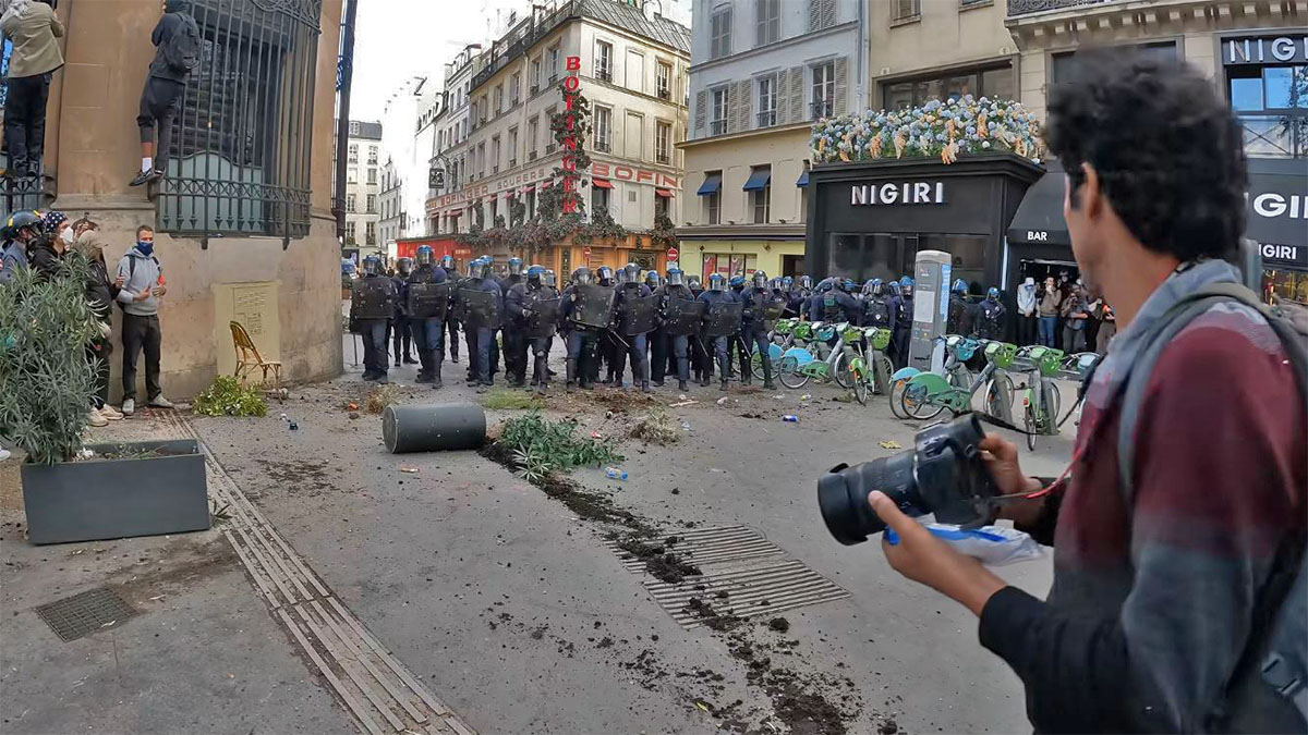 Despliegue policial en Francia durante enfrentamientos entre estudiantes y policías en París el 8 de octubre de 2026.