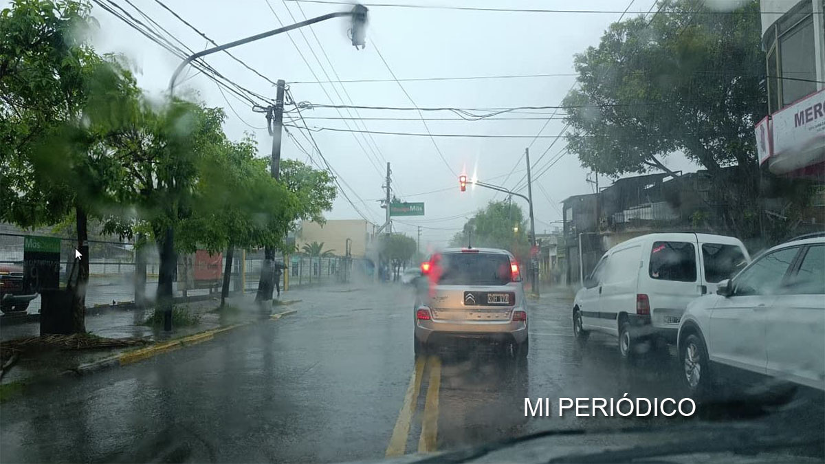 Pronóstico del tiempo en Buenos Aires: calle Presidente Perón y Corrientes, Pablo Podestá, Tres de Febrero.