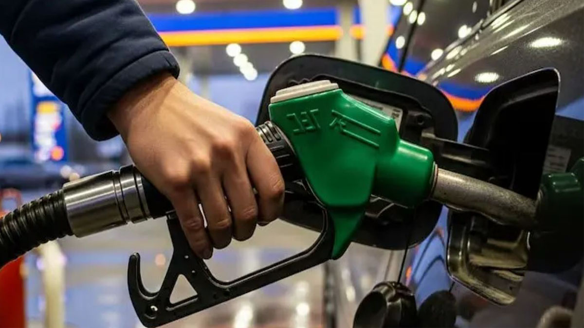 Gasolina en Estados Unidos: precios del combustible en una estación de servicio